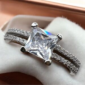 New CZ Cubic Zirconia Sterling Silver Ring Size 11 Icy Bling